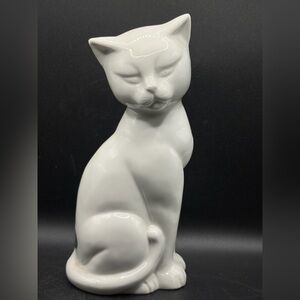MCM Vintage Toyo Japan White Glazed Porcelain Cat Kitty Kitten Feline Figure